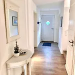 Wohnfreude Nms - Sehr Ruhige, Komplette 2024er Dhh -4 Sz -2 Baeder -nahe Zentrum Tatil Evi *
