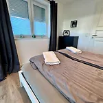 Wohnfreude Nms - Sehr Ruhige, Komplette 2024er Dhh -4 Sz -2 Baeder -nahe Zentrum Tatil Evi *