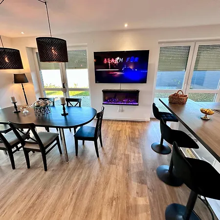 Wohnfreude - Grosses Ruhiges Haus Fuer Bis Zu 7 Personen - 4 Schlafzimmer-2 Baeder Holiday home *